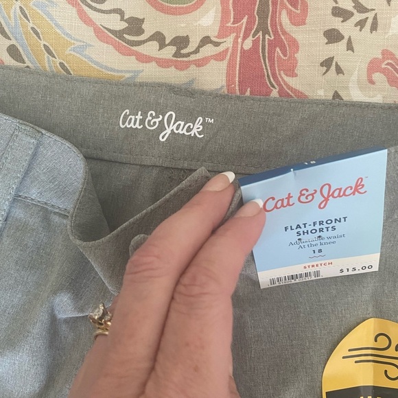 Boys nwt new cat & jack size 18 gray flat front grey shorts quick dry @ the knee - Picture 2 of 5